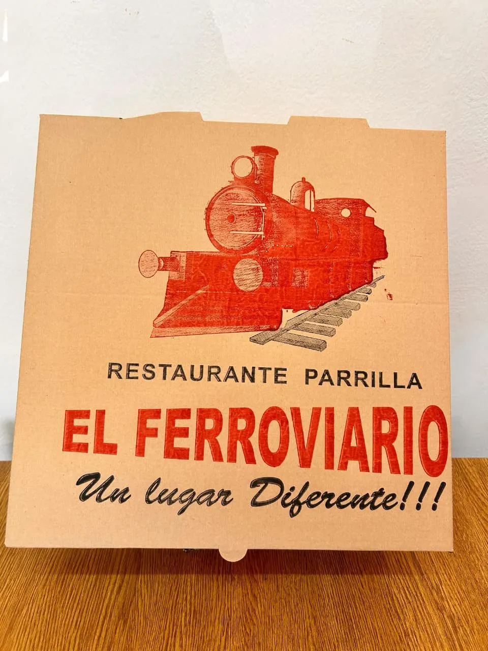 Caja impresa para El Ferroviario